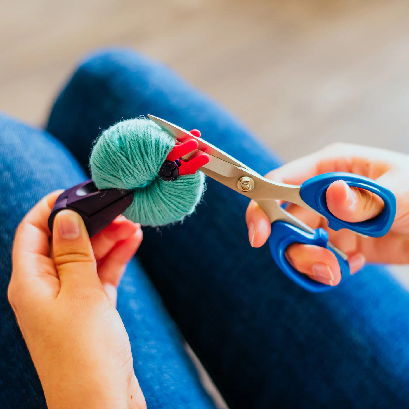 2-in-1 Pompom Maker