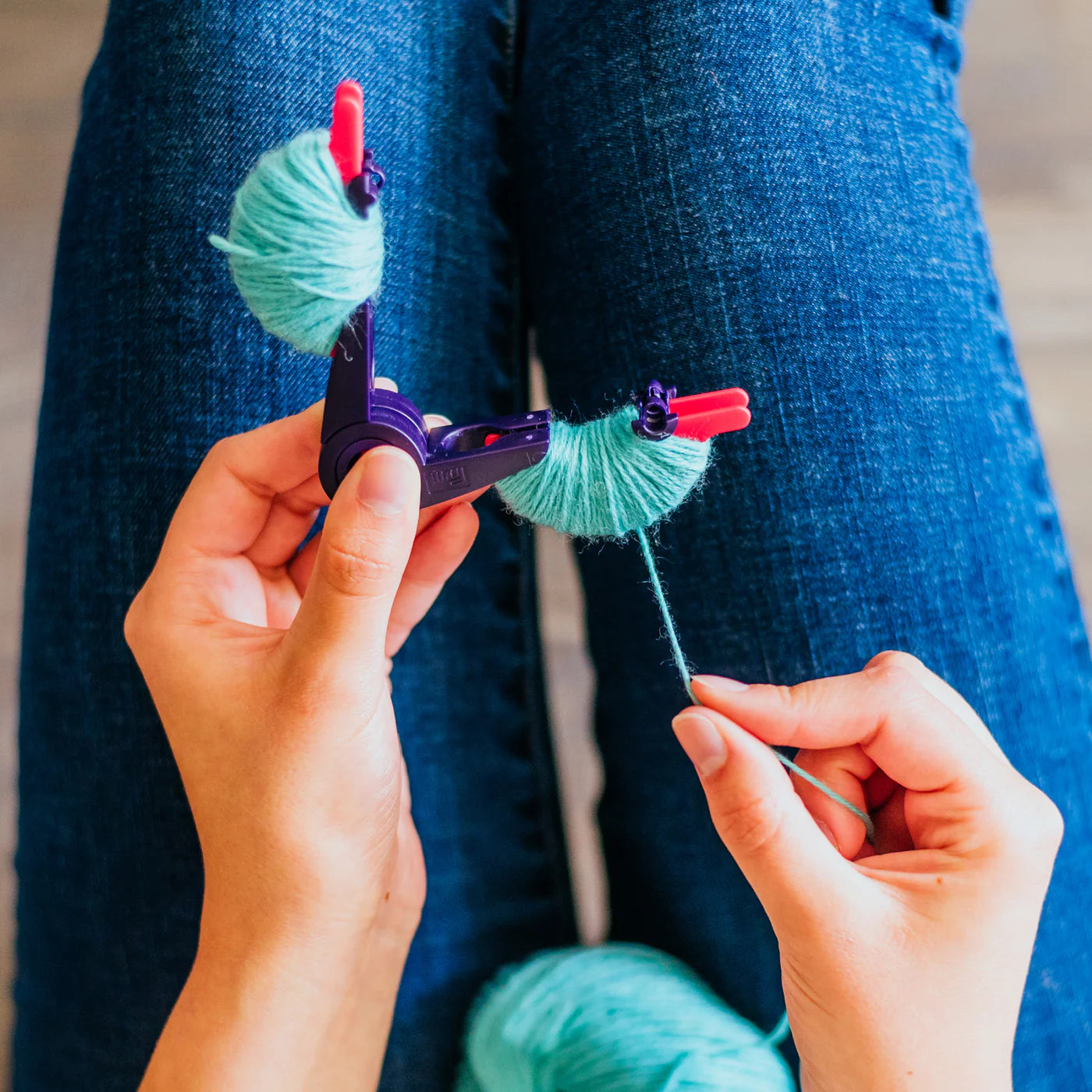 2-in-1 Pompom Maker